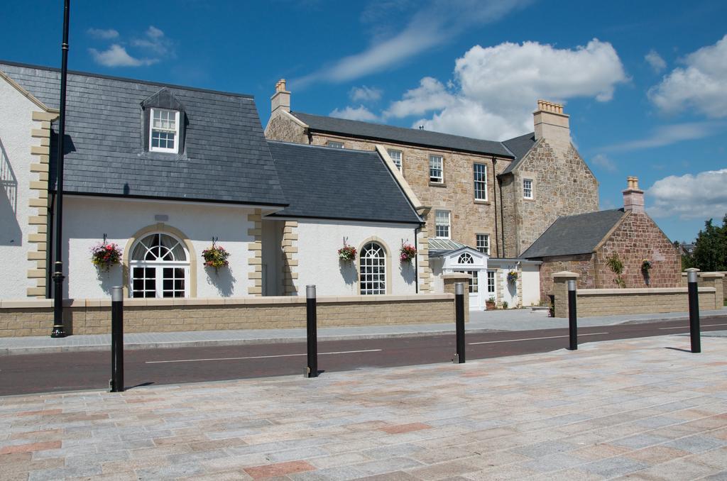 Dumfries Arms Hotel Cumnock Exterior photo