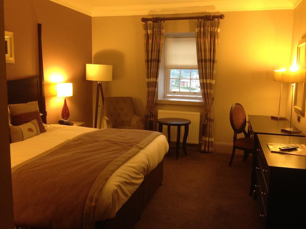 Dumfries Arms Hotel Cumnock Room photo