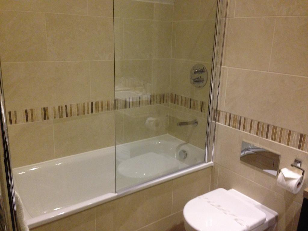 Dumfries Arms Hotel Cumnock Room photo