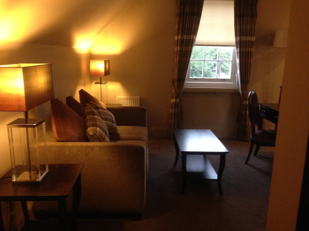 Dumfries Arms Hotel Cumnock Room photo